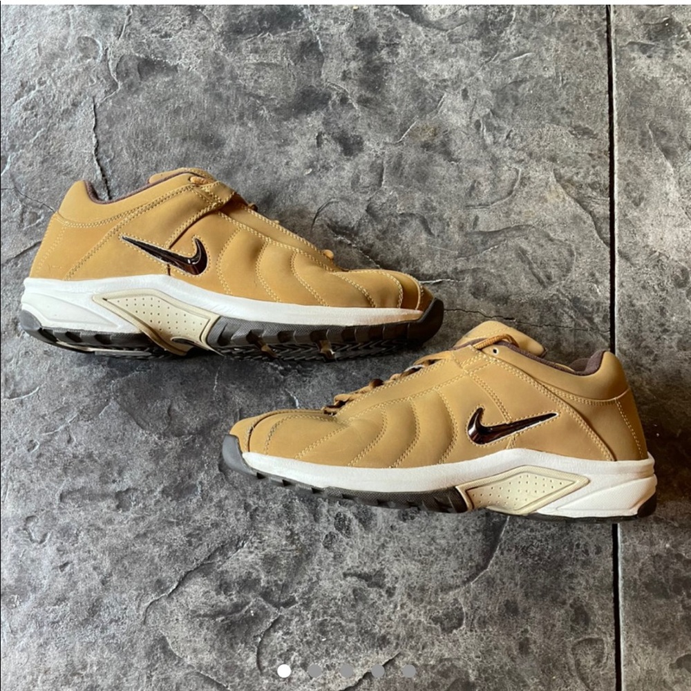 Nike men’s leather suede sneakers